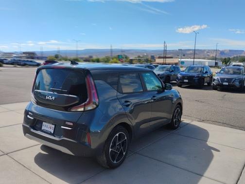 Gravity Gray 2023 Kia Soul EX