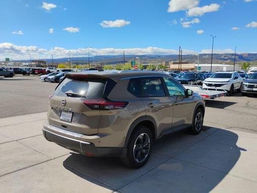 Baja Storm 2024 Nissan Rogue SV