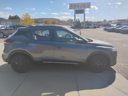 2023 Nissan Kicks SR