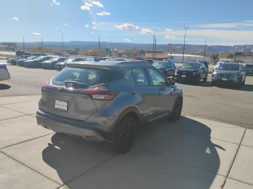 2023 Nissan Kicks SR