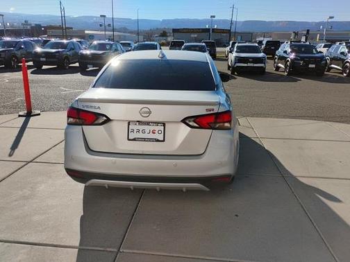 2025 Nissan Versa 1.6 SR