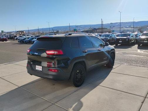 2016 Jeep Cherokee Sport