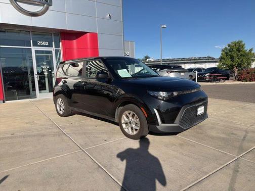 Fusion Orange 2024 Kia Soul LX