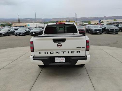 2024 Nissan Frontier PRO-4X