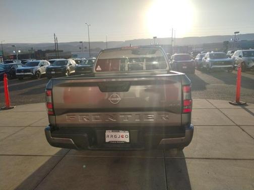 2025 Nissan Frontier SV