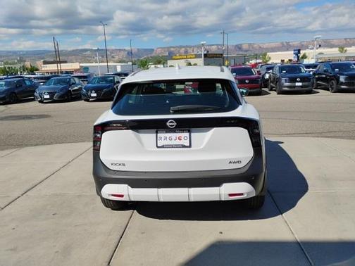 2025 Nissan Kicks S