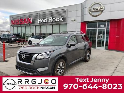 2022 Nissan Pathfinder SL