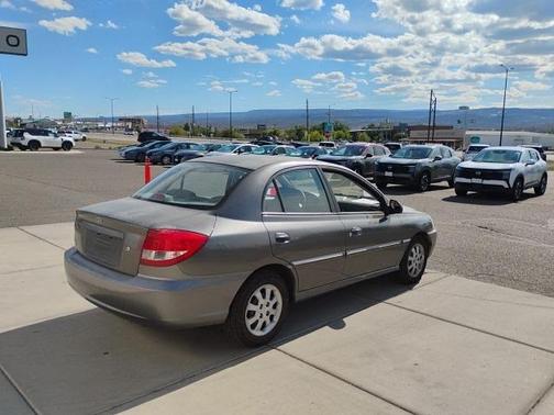 2004 Kia Rio 