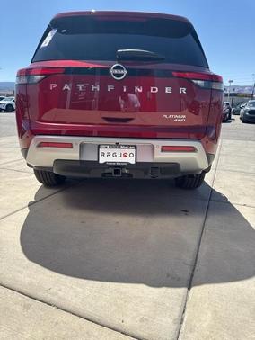 2025 Nissan Pathfinder Platinum