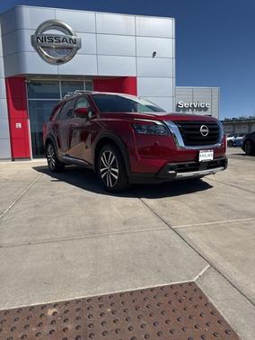 2025 Nissan Pathfinder Platinum