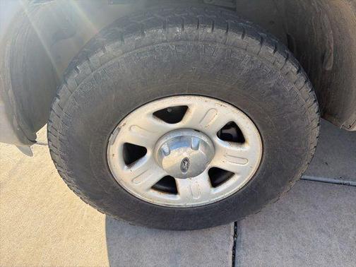 2002 Ford Explorer XLS