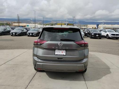 2024 Nissan Rogue SL