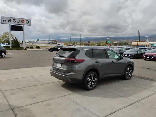 2024 Nissan Rogue SL