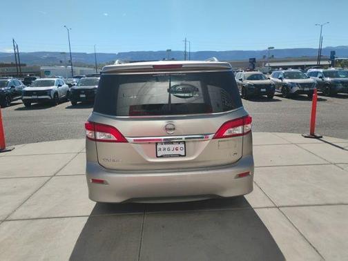 2012 Nissan Quest LE