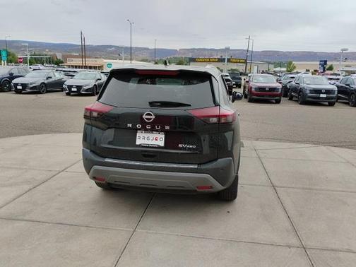 2022 Nissan Rogue SV