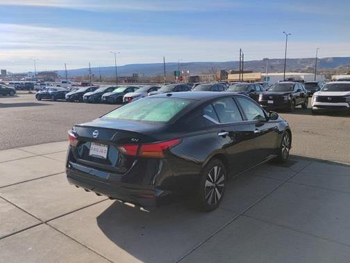 2022 Nissan Altima 2.5 SV