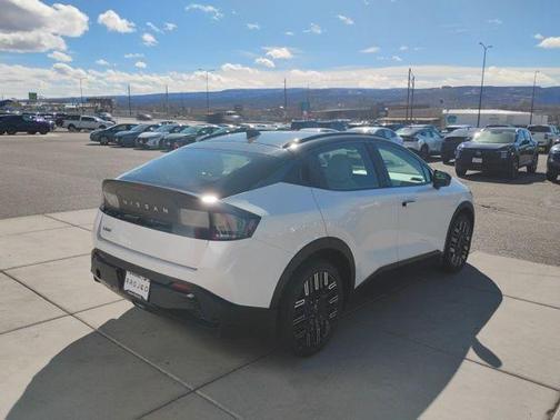 2026 Nissan Leaf PLATINUM+