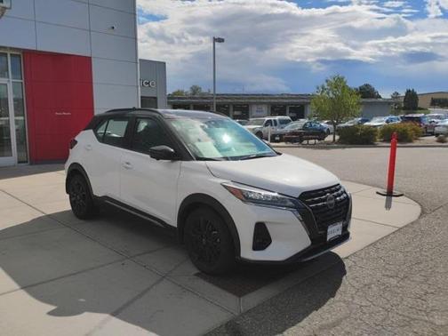 2023 Nissan Kicks SR
