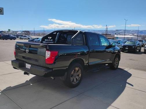 2024 Nissan Titan SV