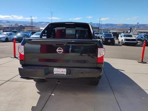 2024 Nissan Titan SV