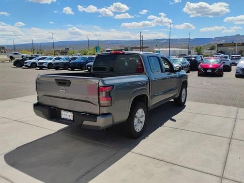 2022 Nissan Frontier SV