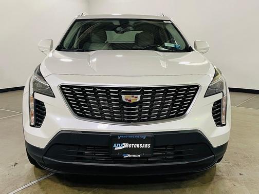 Photo 3 of 62 of 2019 Cadillac XT4 Luxury