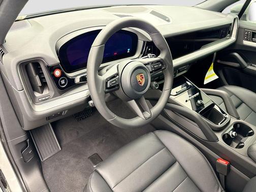 Chalk 2026 Porsche Cayenne Cayenne