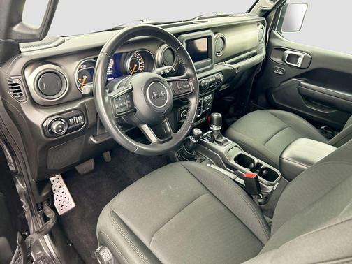 2022 Jeep Gladiator Sport S