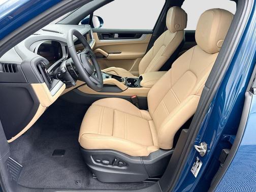 Montego Blue Metallic 2026 Porsche Cayenne Cayenne