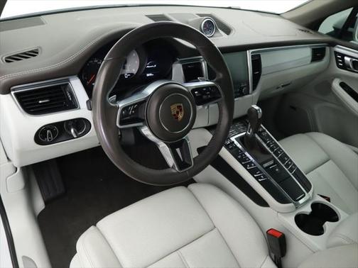 2018 Porsche Macan Base