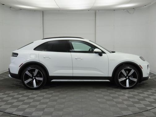 2024 Porsche Macan 4
