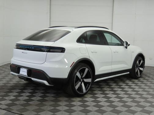 2024 Porsche Macan 4