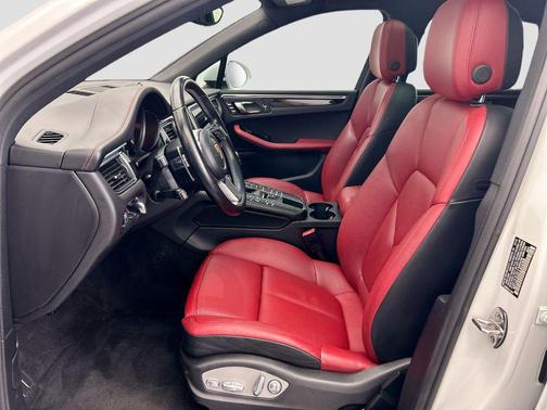 2018 Porsche Macan Sport Edition