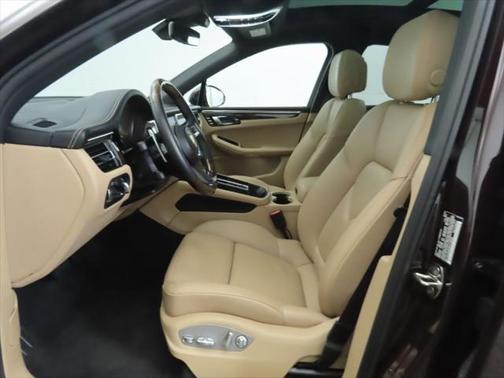2023 Porsche Macan Base