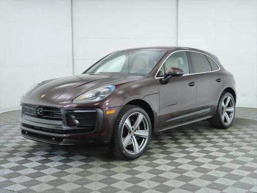2023 Porsche Macan Base