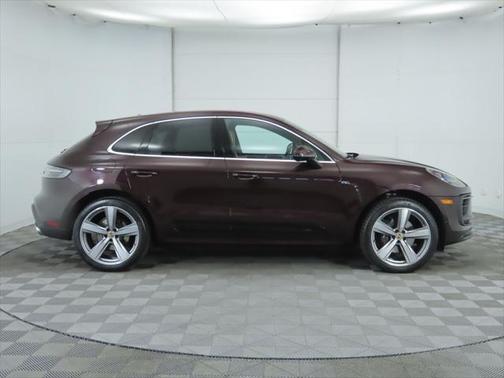 2023 Porsche Macan Base