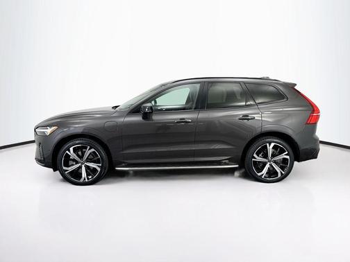 2022 Volvo XC60 Recharge Plug-In Hybrid T8 R-Design