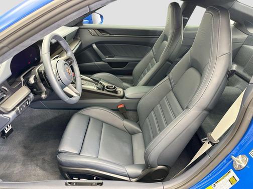 2025 Porsche 911 Carrera GTS