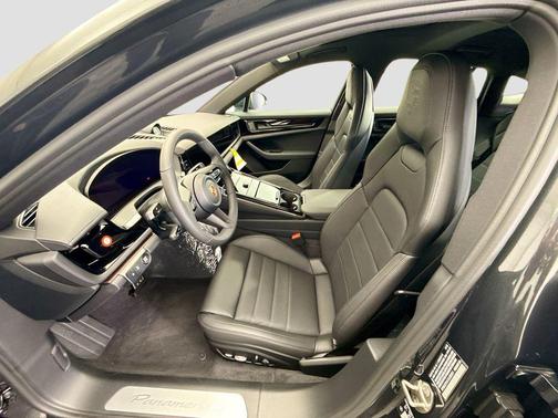 2026 Porsche Panamera 4