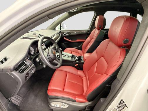 2025 Porsche Macan S