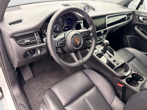 2024 Porsche Macan 