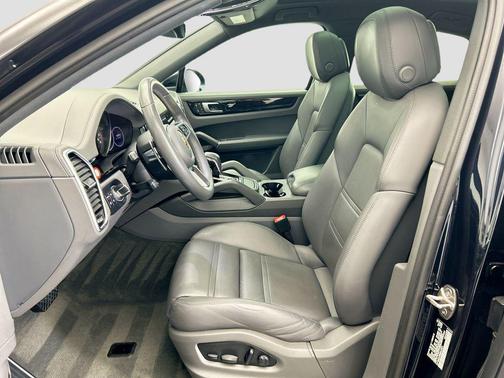 2022 Porsche Cayenne Cayenne