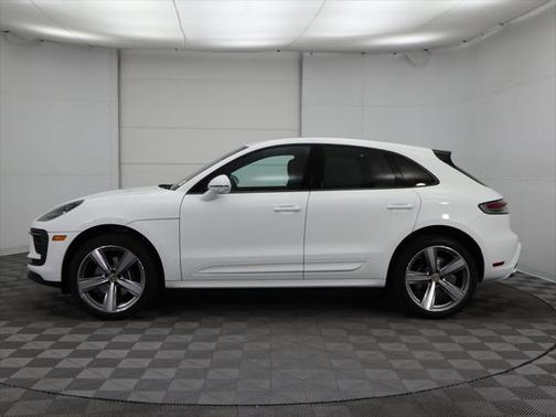2024 Porsche Macan Base