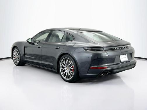 2026 Porsche Panamera 4S