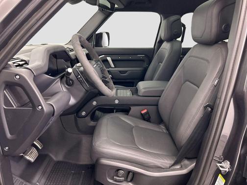 2024 Land Rover Defender 110 V8