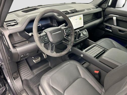 2024 Land Rover Defender 110 V8