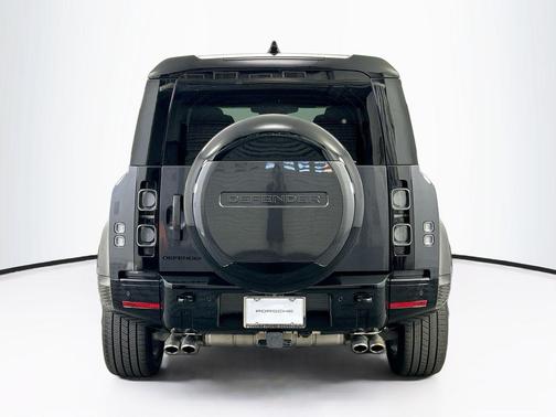 2024 Land Rover Defender 110 V8