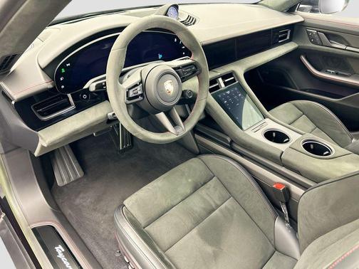 2023 Porsche Taycan GTS