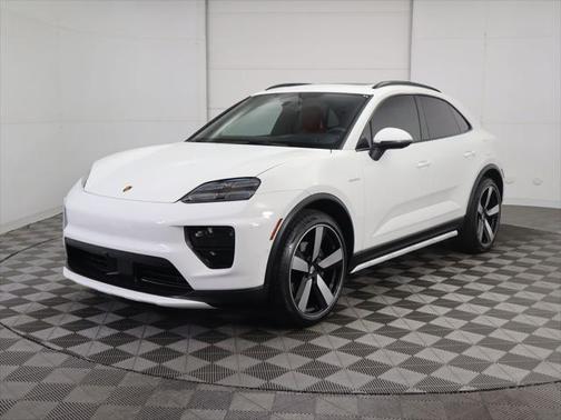 2024 Porsche Macan Base