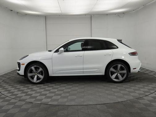 2024 Porsche Macan Base